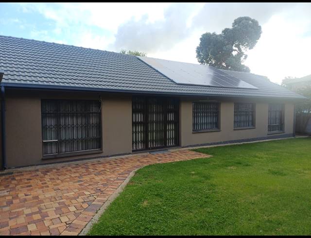 5 BEDROOM HOUSE FOR SALE IN SECUNDA CENTRAL